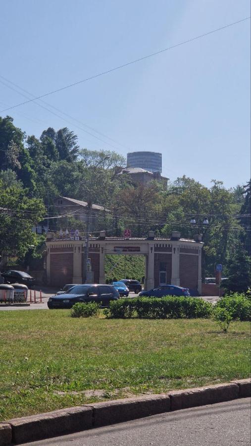 Двухуровневая Дизайнерская Квартира В Центре Киева Exterior foto